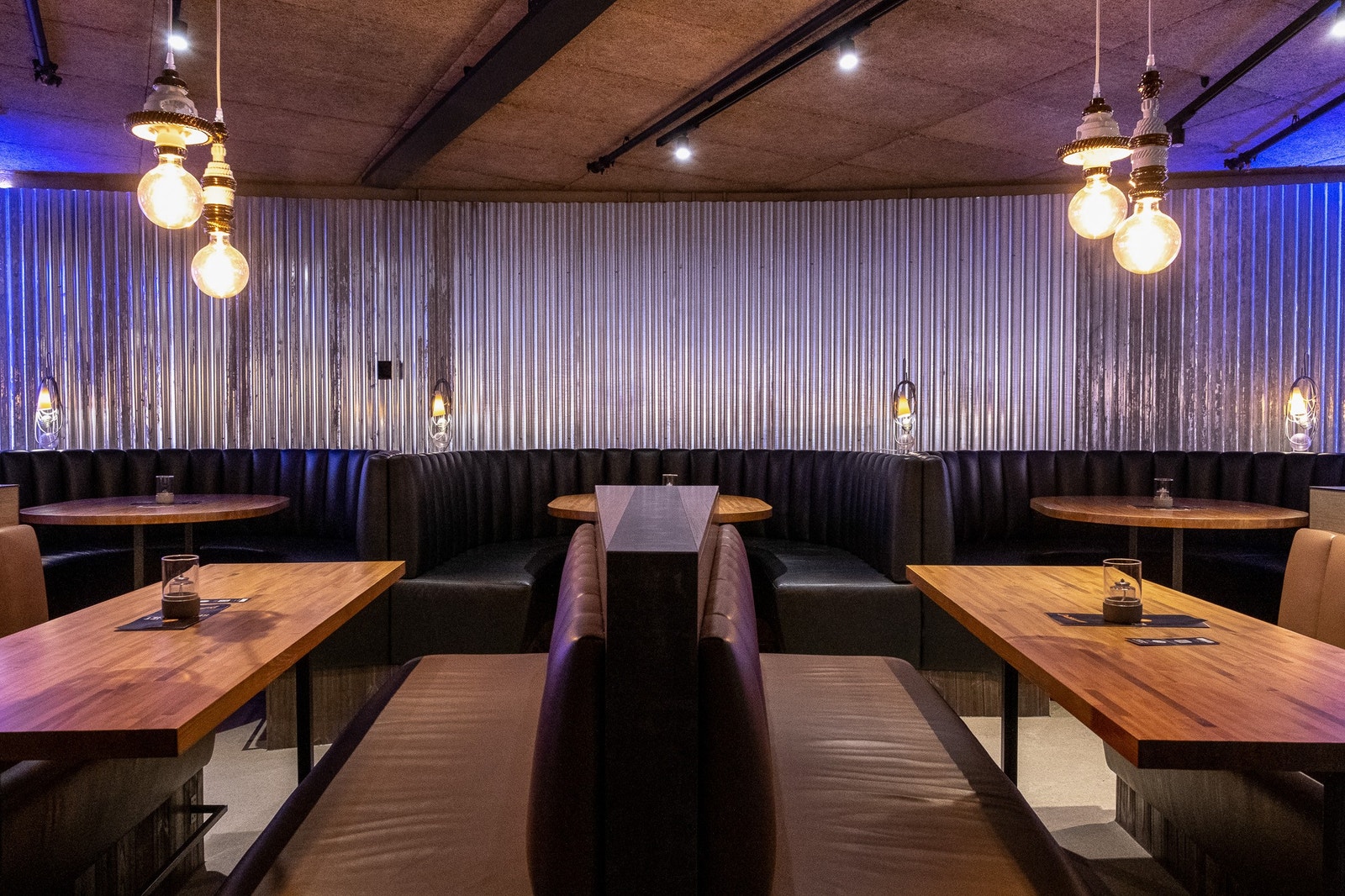 I kjelleren på Rebel finner du SKRAA. Her arrangeres quizer og arrangementer på ukedager. Galleribilde