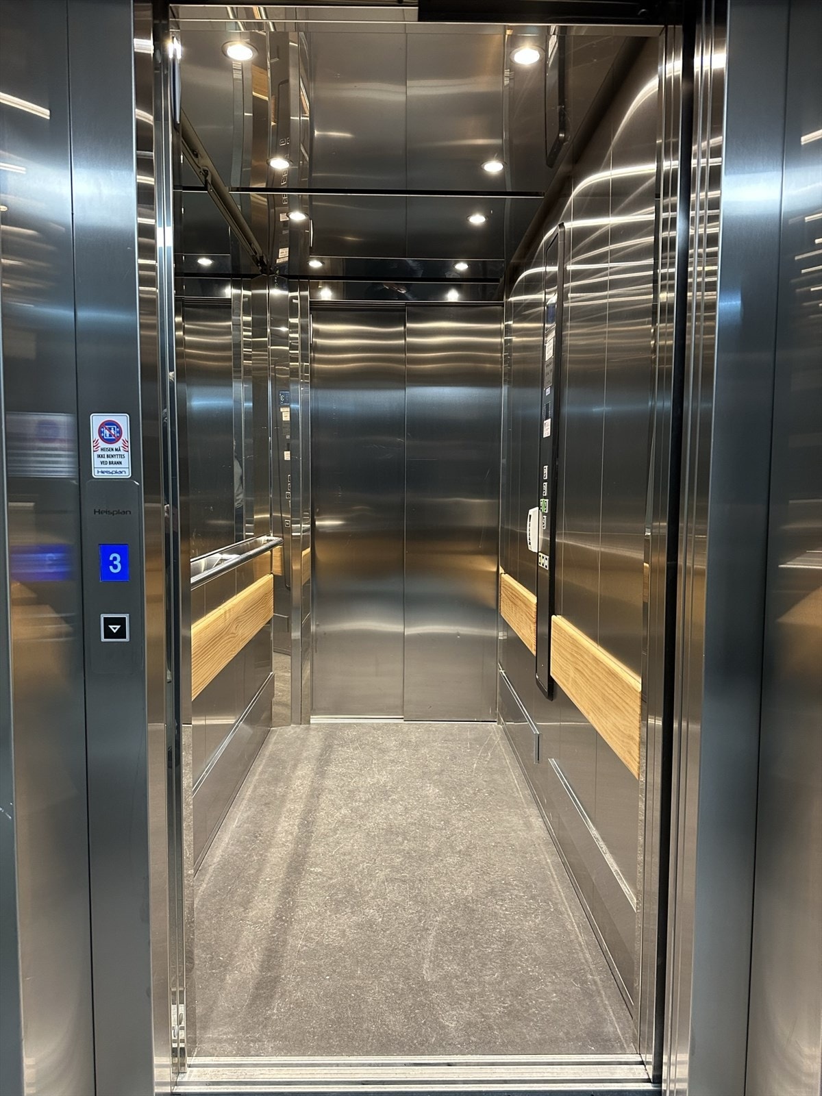 God størrelse på heisen. Galleribilde