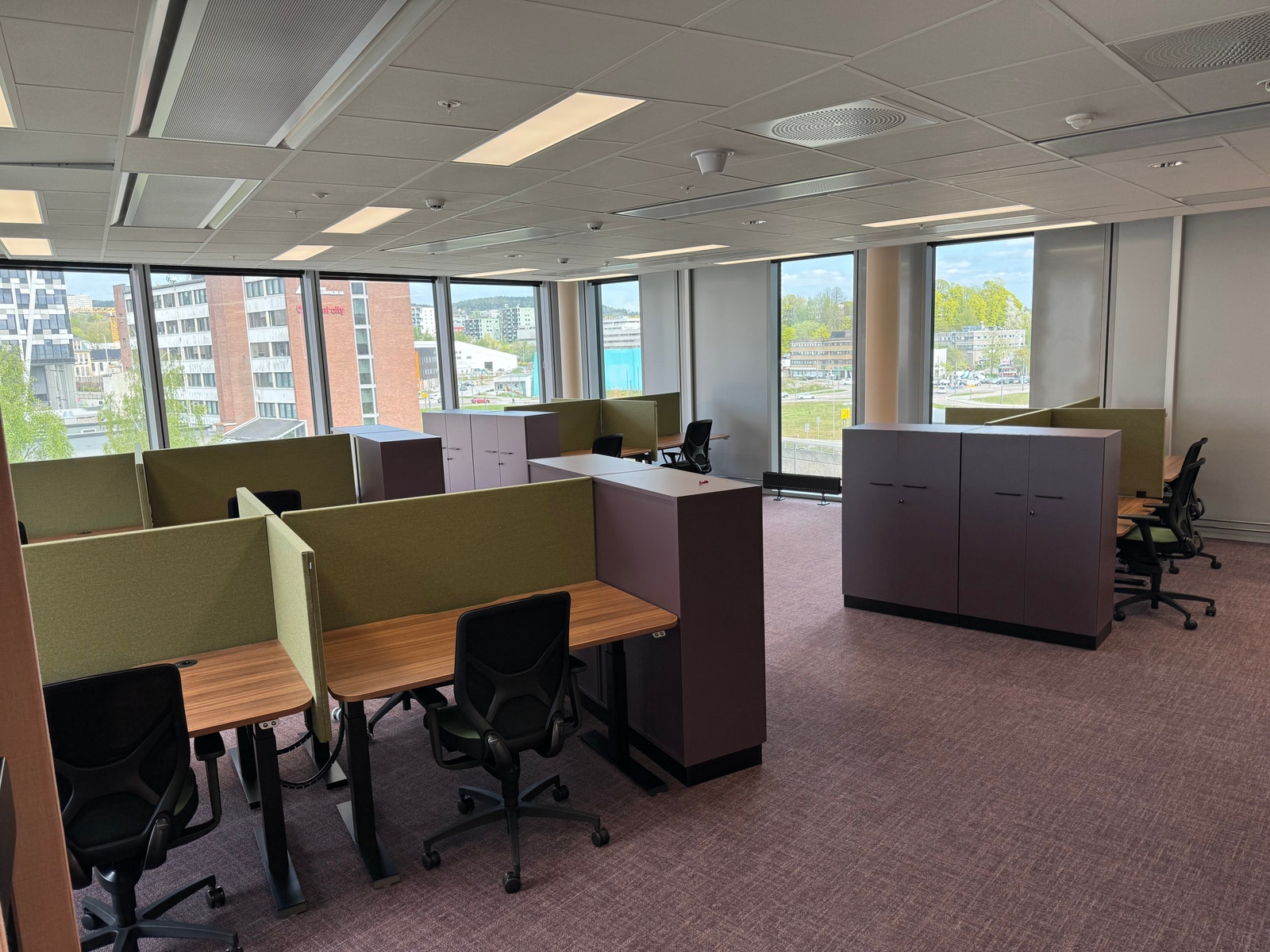 Her kan du leie din egen faste plass for kr. 5.000,- + mva pr. mnd alt inkl! Galleribilde