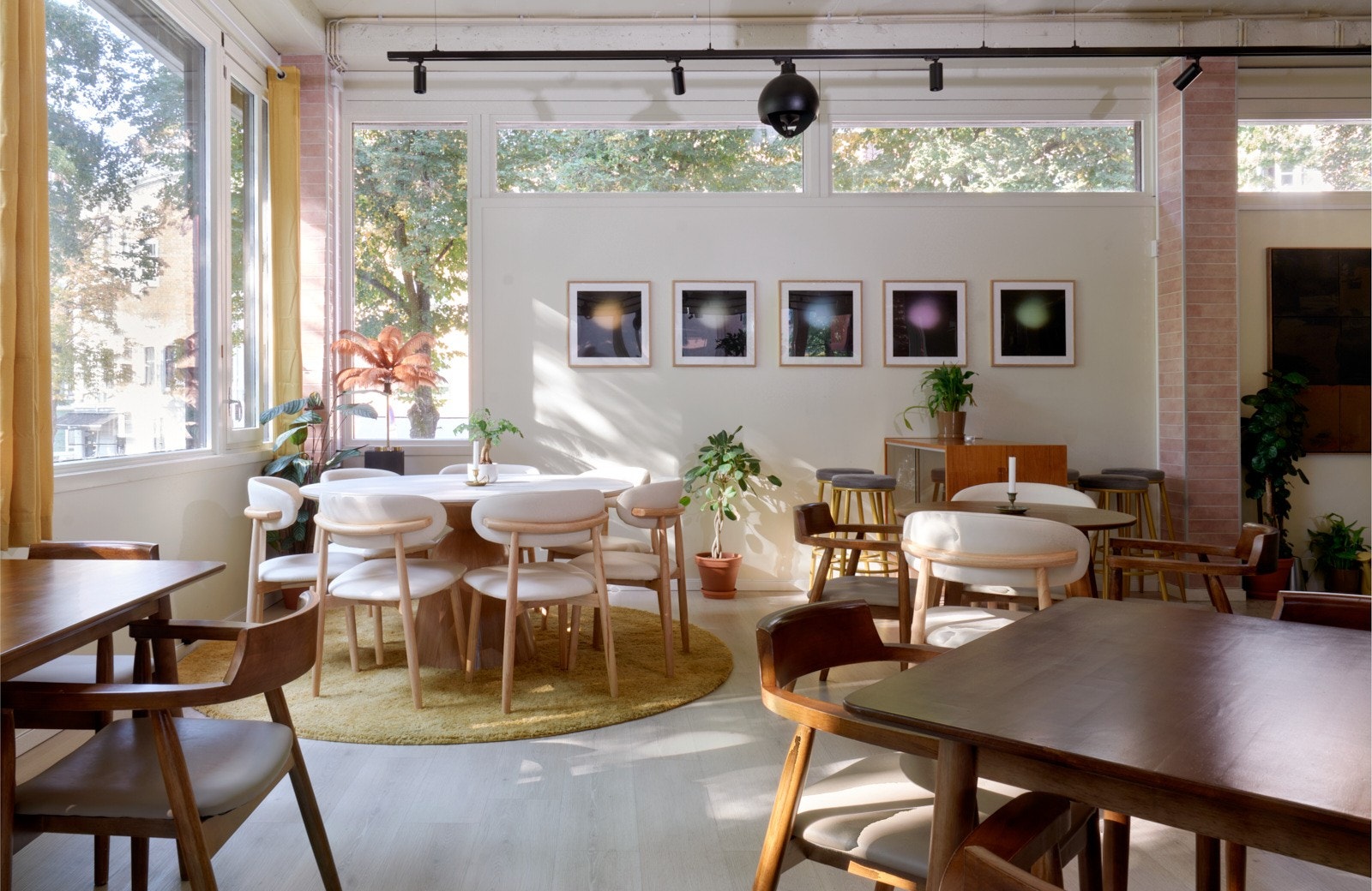 Bilde fra Jubel - Møtested og nabolagsbar i bygg 7 på Adamstuen Galleribilde