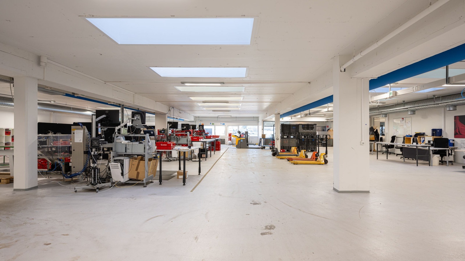 Areal 2:
Ca. 1 600 kvm lager- og produksjonslokaler i 1. etg med direkte tilknytning til lasteramper. Galleribilde