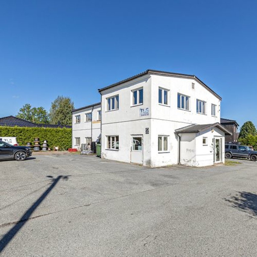 9bb83b7e-9e76-4df7-b55b-95d26ed4c318 Galleribilde