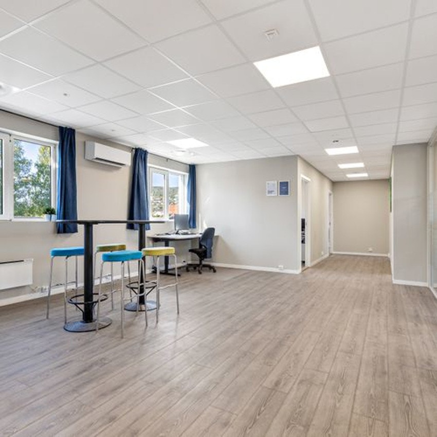 76d04edf-0451-4718-83b6-94052a6487be Galleribilde