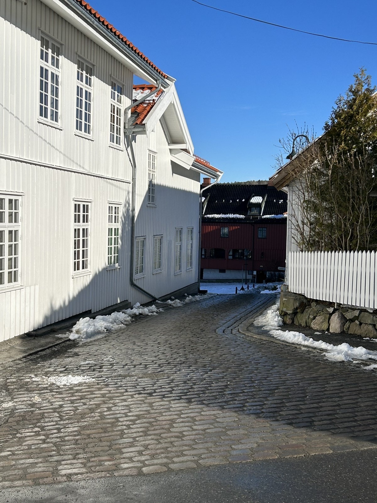 Storgata 31 ligger i umiddelbar nærhet til Son Torg. Galleribilde