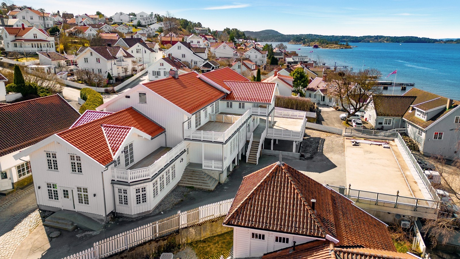 Bygget er renovert og oppgradert de senere år, med bl.a ny kledning, utskiftning av de fleste vinduer og nyere tak. Galleribilde