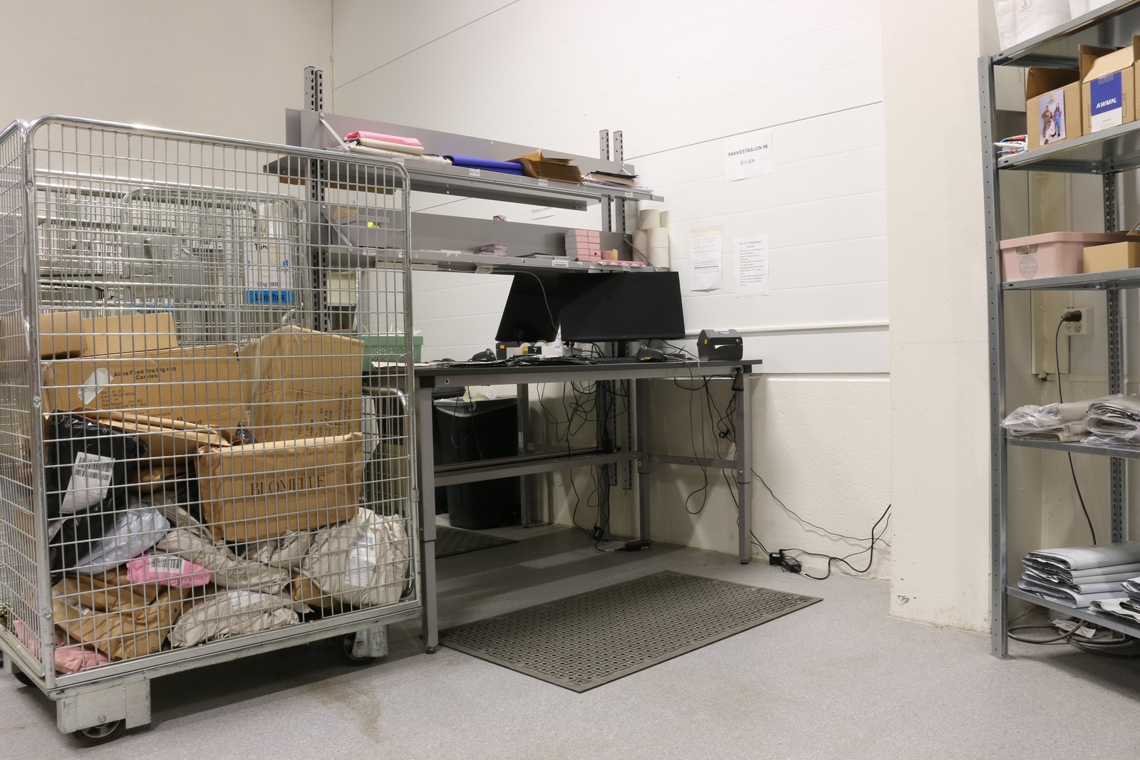 Dedikerte pakkebord Galleribilde