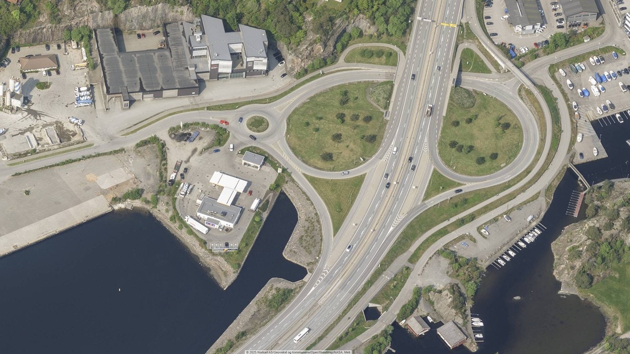 Enkel adkomst og planfri tilkomst fra E-18. Galleribilde