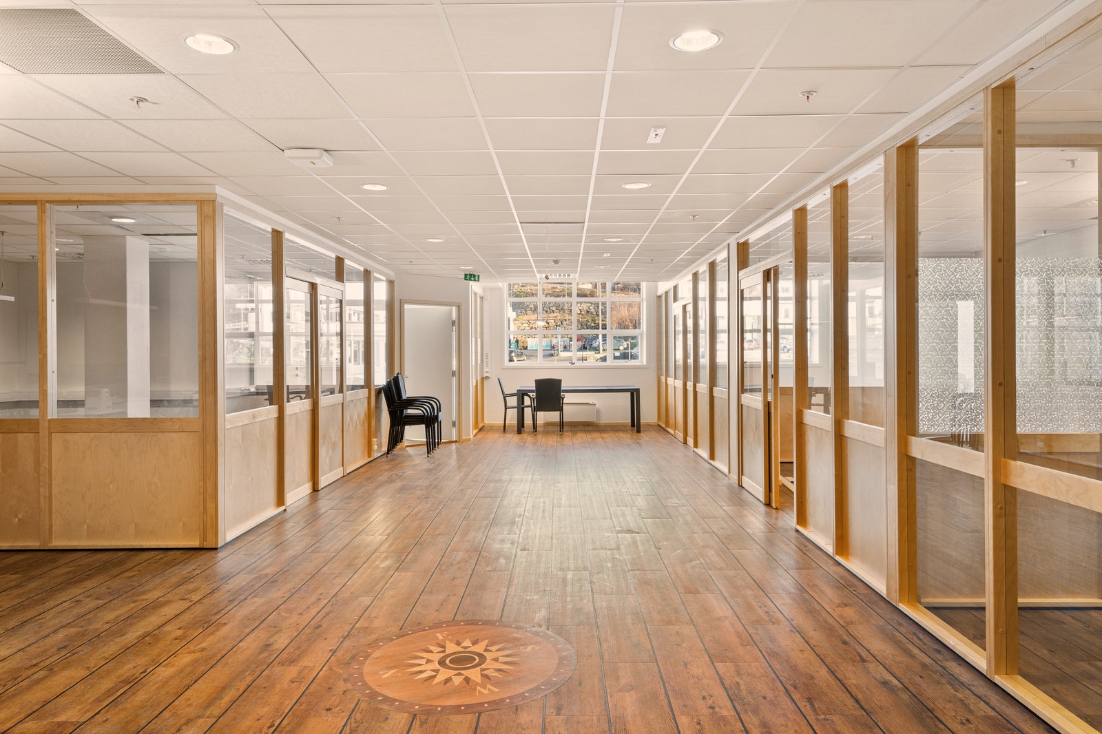 Kontorlokaler som blir ledige. Huseier positiv til å bygge om. Galleribilde