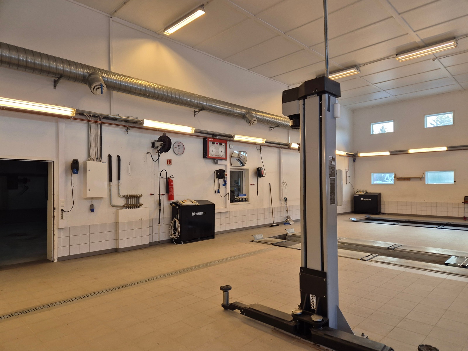 Næringsparkvegen 20 - Innsiden av verkstedareal Galleribilde