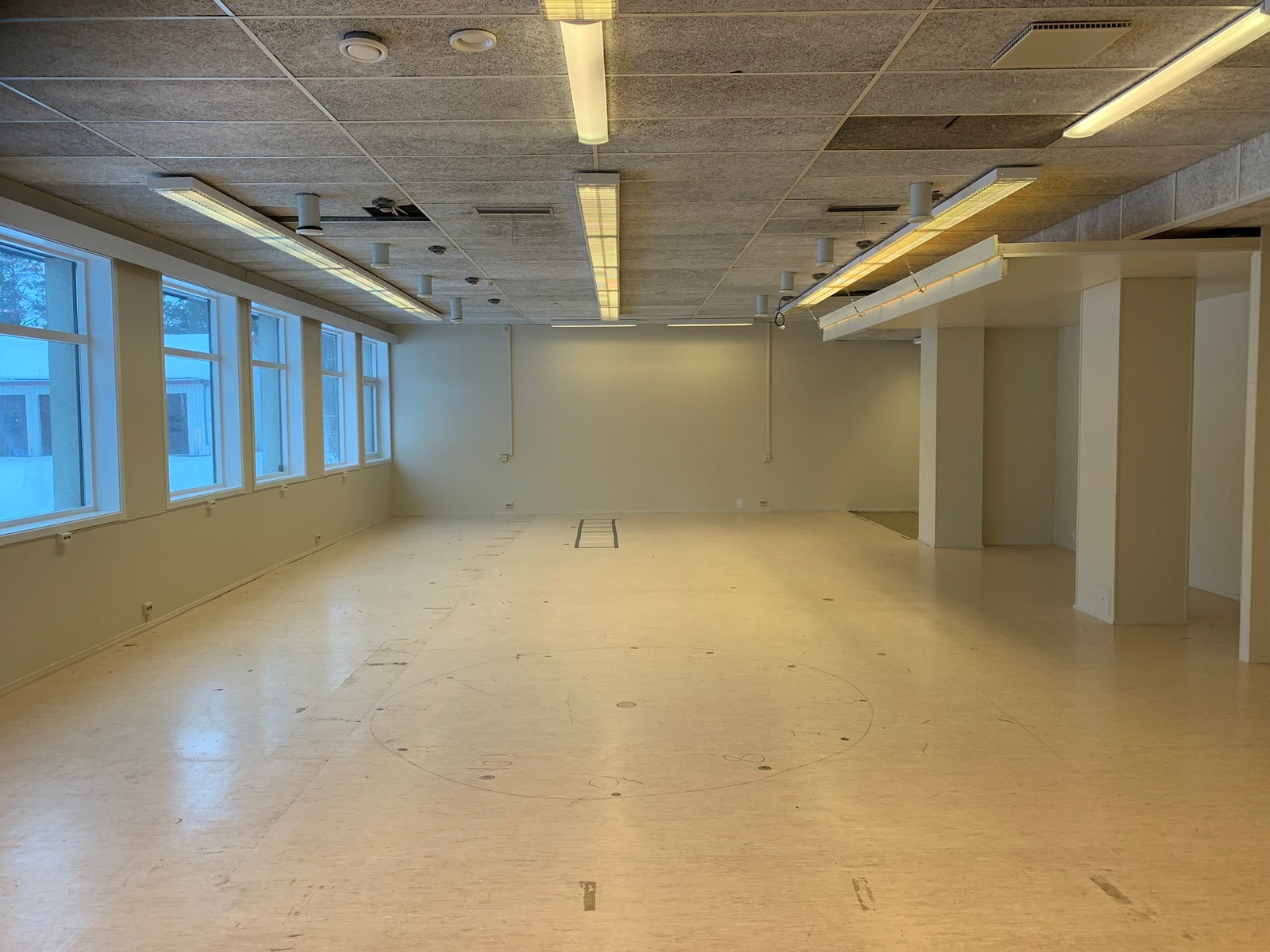 Lagerrom/undervisningsrom/Sovesal Galleribilde