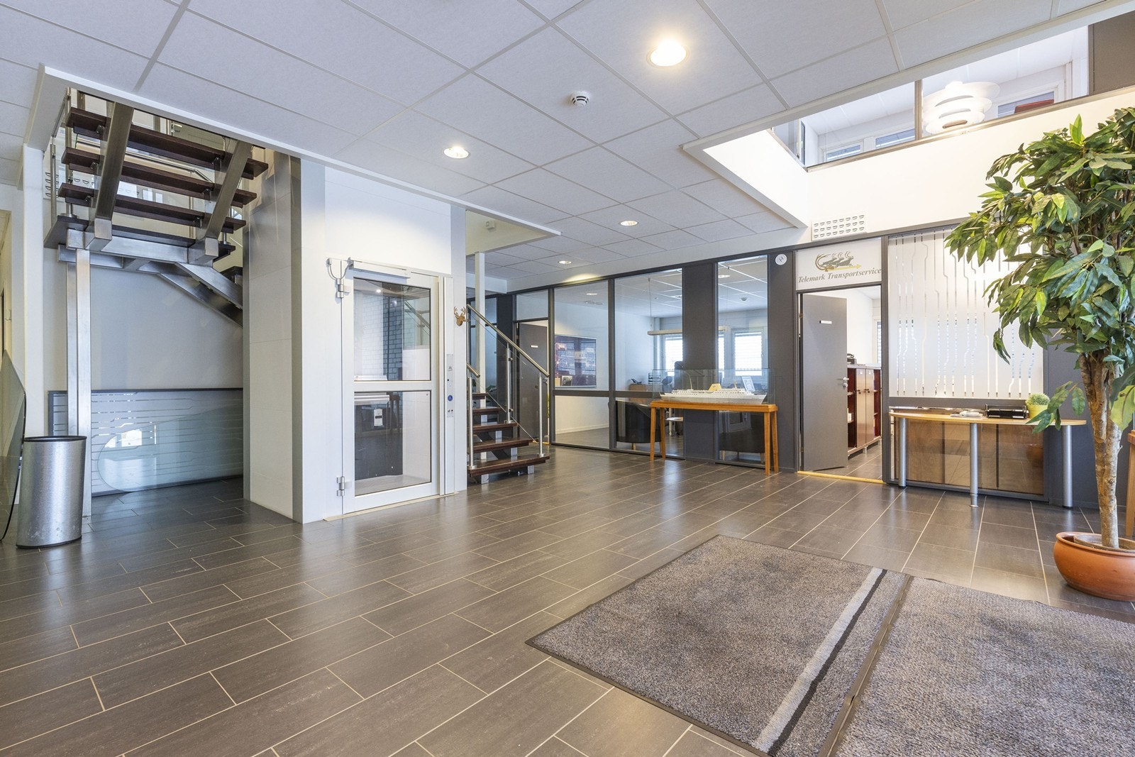 Felles vestibyle med heis Galleribilde