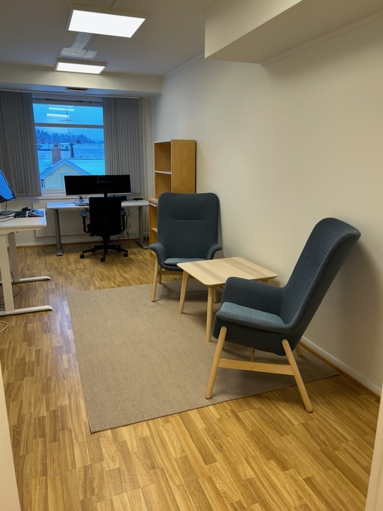 Romslige kontorer med god takhøyde Galleribilde