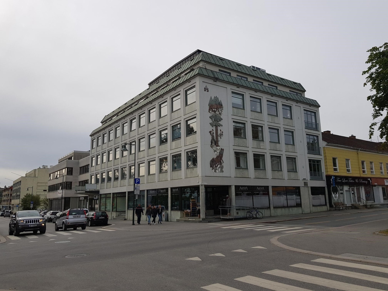 Storgata 11 er et kjent landemerke i Hønefoss Galleribilde