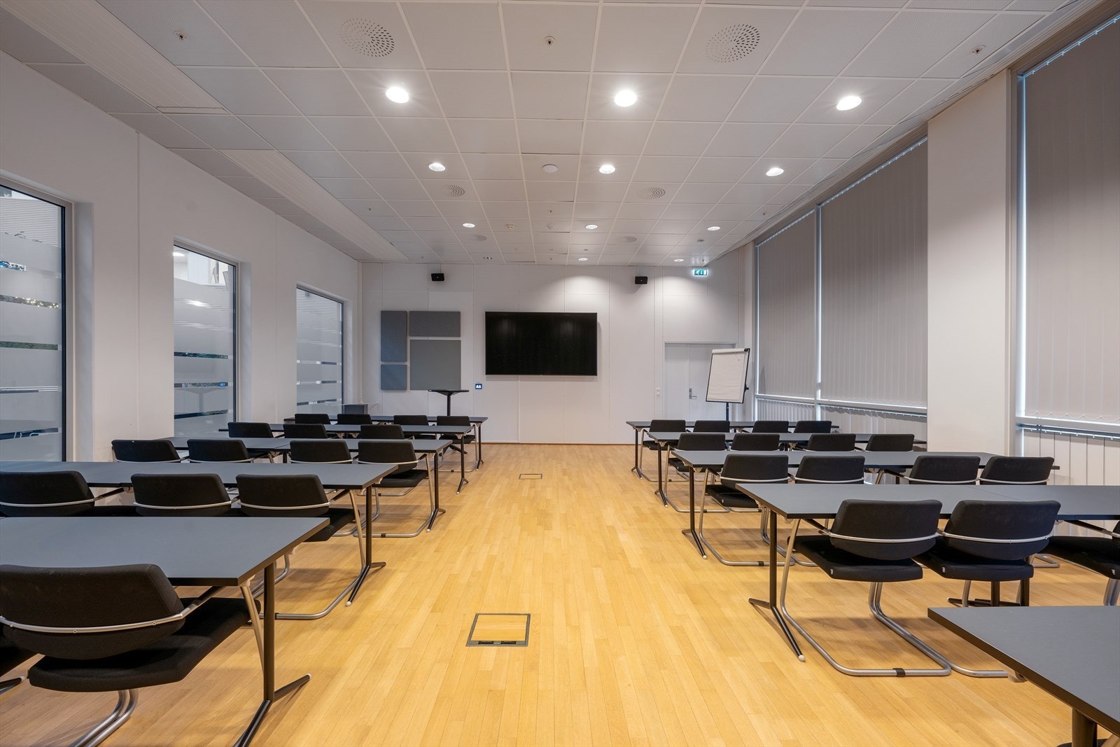 Felles møterom - Lyst og romslig med moderne fasiliteter, ideelt for presentasjoner og workshops. Galleribilde