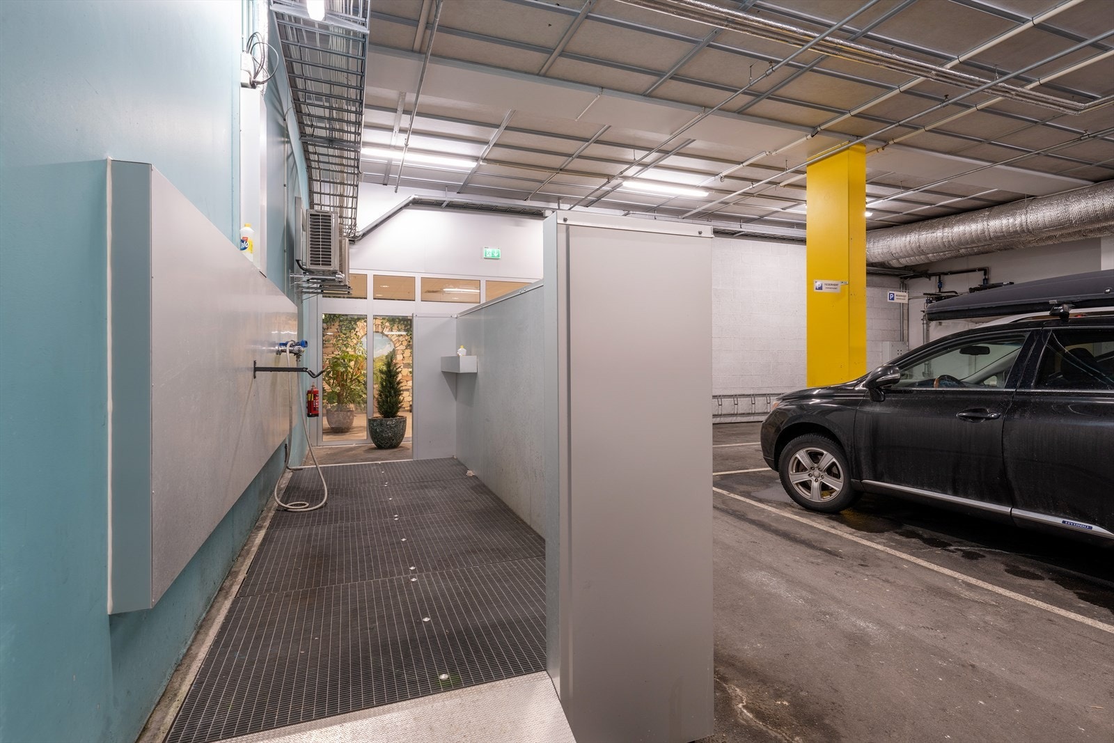 Egen vaskestasjon ved sykkelparkering Galleribilde