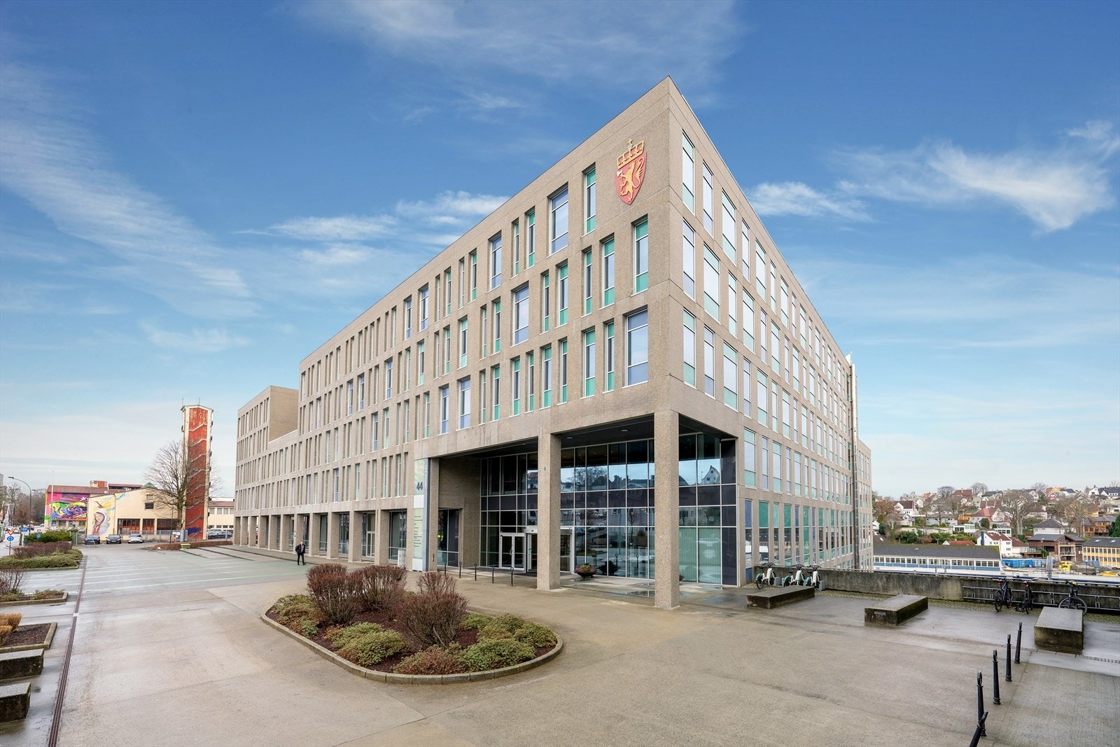 Moderne kontorbygg med sentral beliggenhet Galleribilde