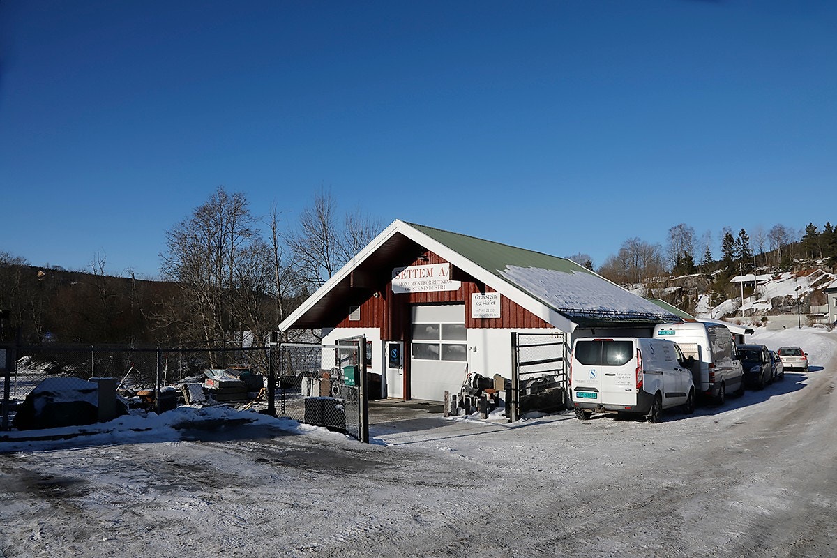 Virksomhetens drives fra selveide og velutsryrte lokaler i Lommedalen Galleribilde