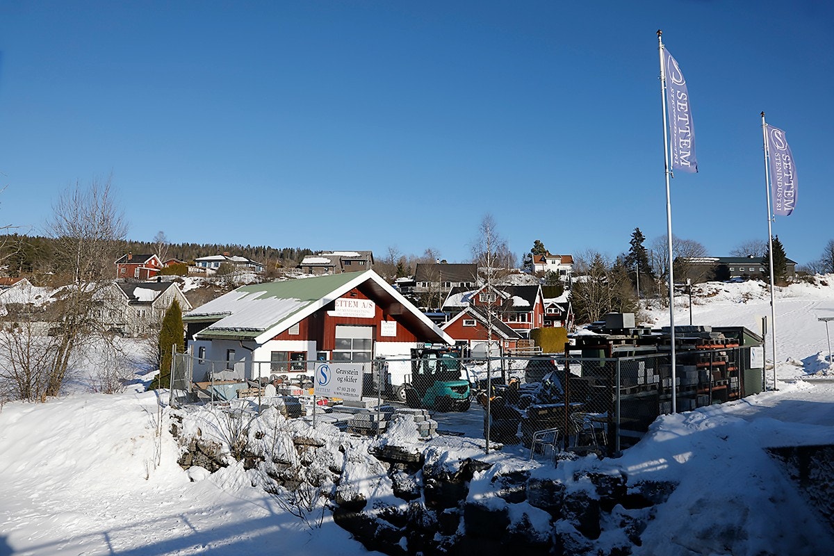 Virksomhetens drives fra selveide og velutsryrte lokaler i Lommedalen Galleribilde