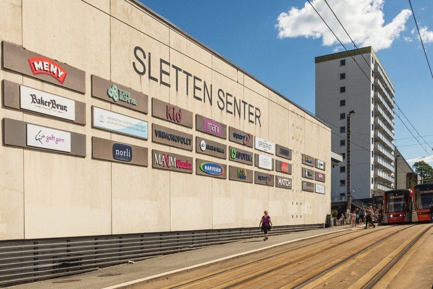 Det er ca. 15 minutter å gå til Sletten storsenter. Galleribilde