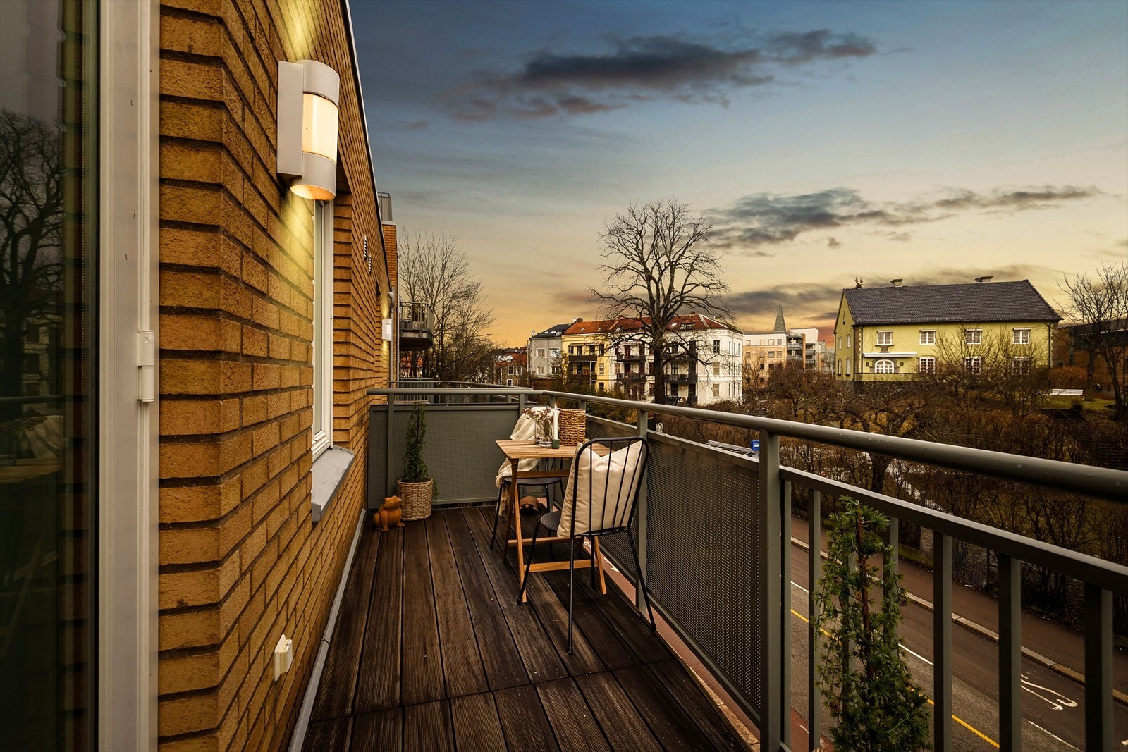 På balkongen er det plass til utemøblement, grill og beplantning. Galleribilde