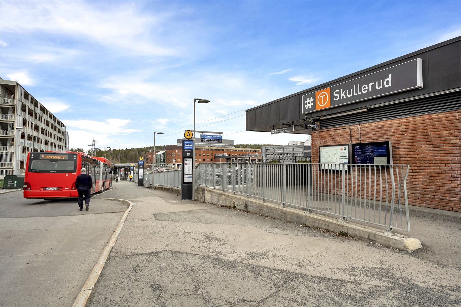 Skullerud t-bane stasjon rett i nærheten! Galleribilde