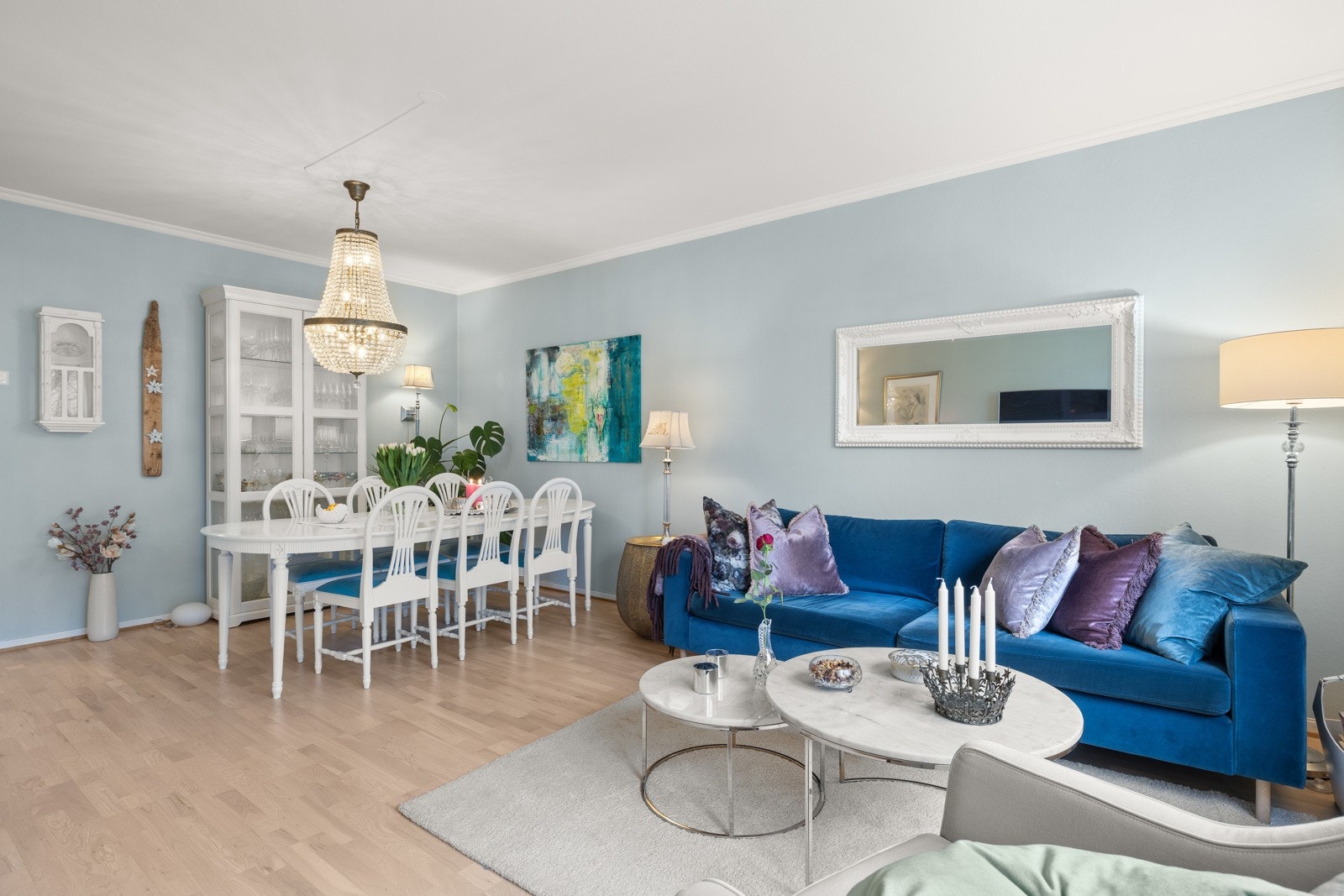 Sentral beliggenhet i populært og barnevennlig borettslag på Manglerud. Galleribilde