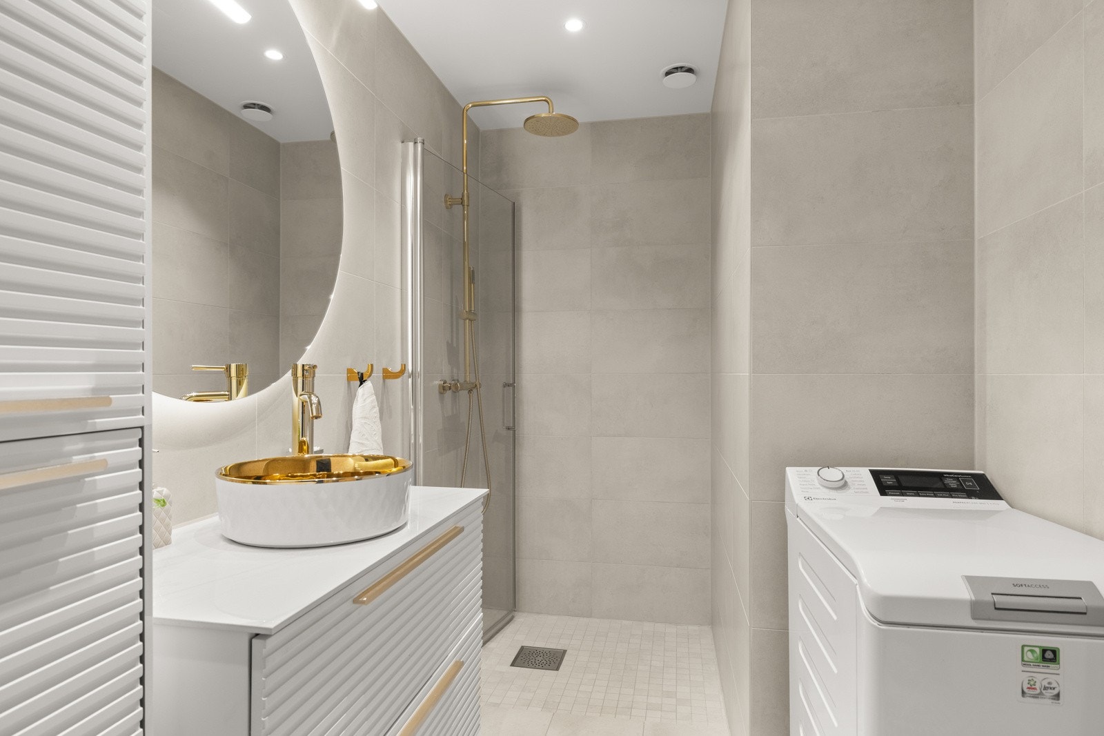 Rålekkert, påkostet bad som ble renovert i regi av borettslaget i 2021. Galleribilde