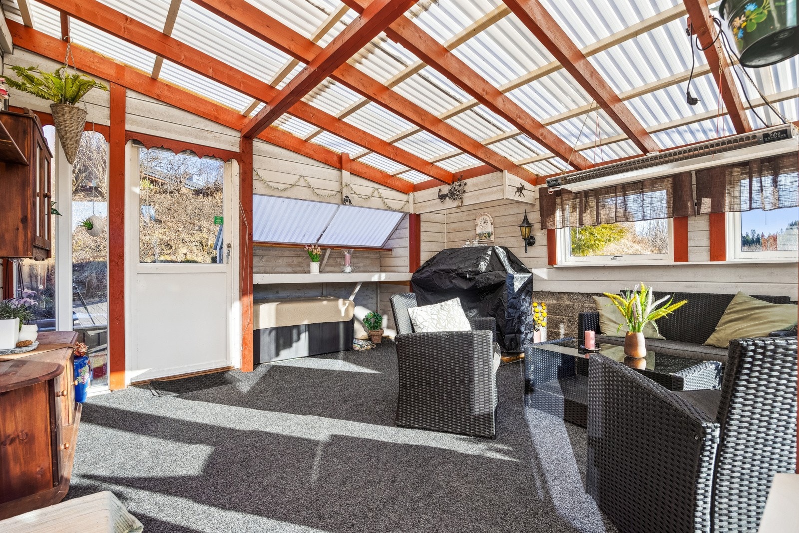 Vinterhage på 22 kvm med utgang fra spisestue. Galleribilde