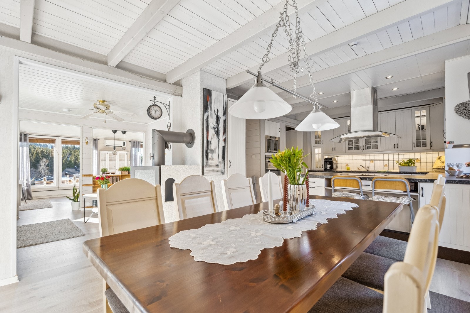 Elegant og stilren spisestue som enkelt kan tilpasses din personlige stil. Galleribilde