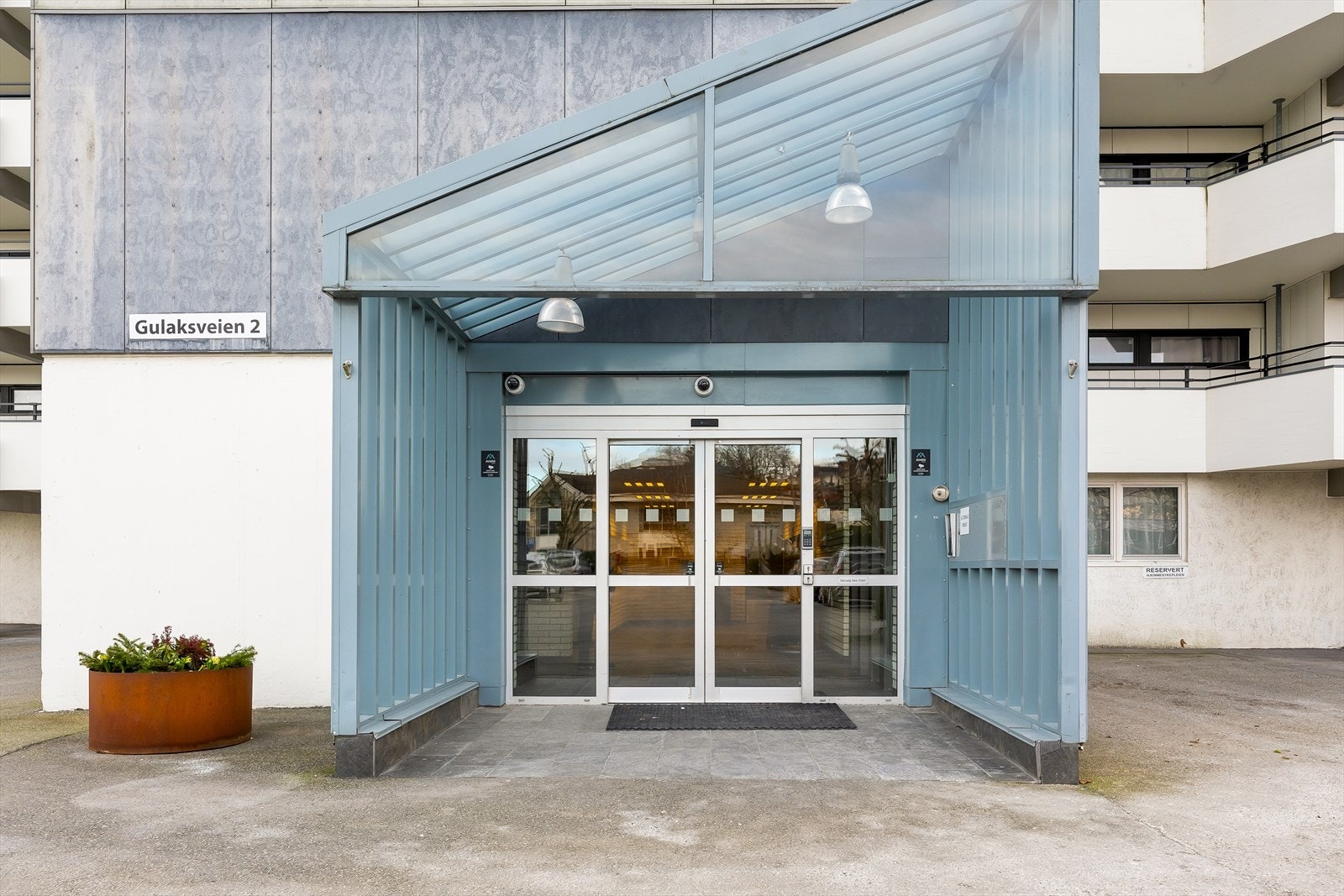 Inngangsparti med callanlegg Galleribilde