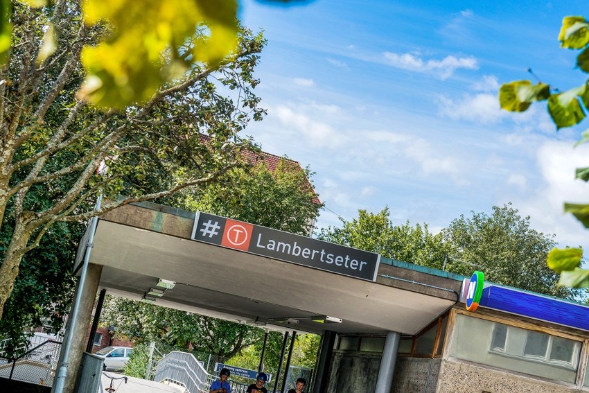 Kort gange til Karlsrud og Lambertseter T-banestasjon Galleribilde