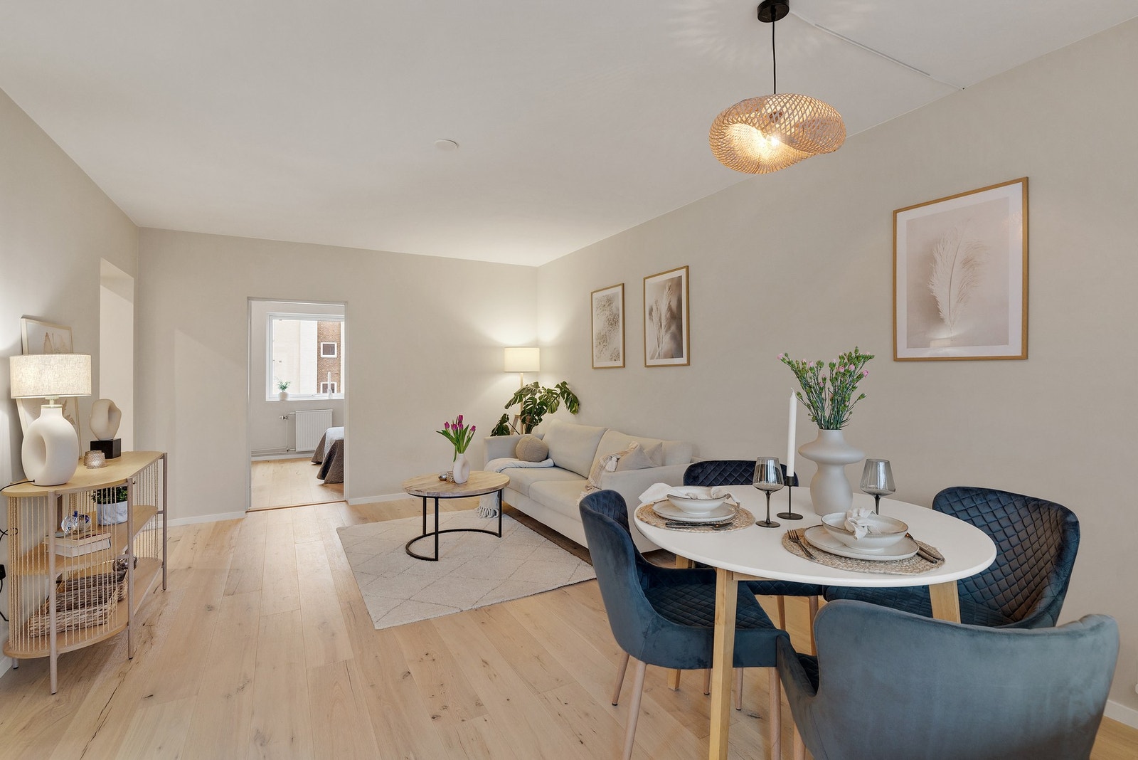 Stuen har mulighet for møblering i ulkike soner Galleribilde