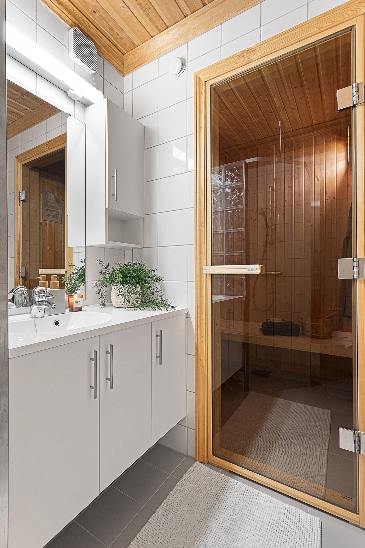 Nyt en deilig tur i badstuen etter dagens aktiviteter Galleribilde