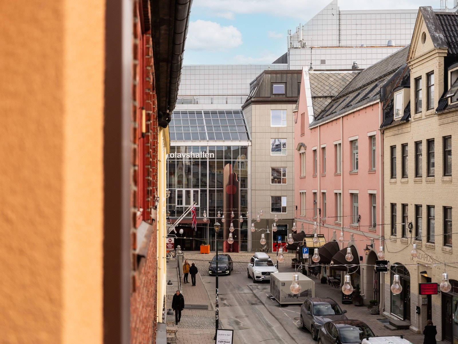 Leiligheten ligger i 3. etasje midt i Trondheim sentrum. Galleribilde
