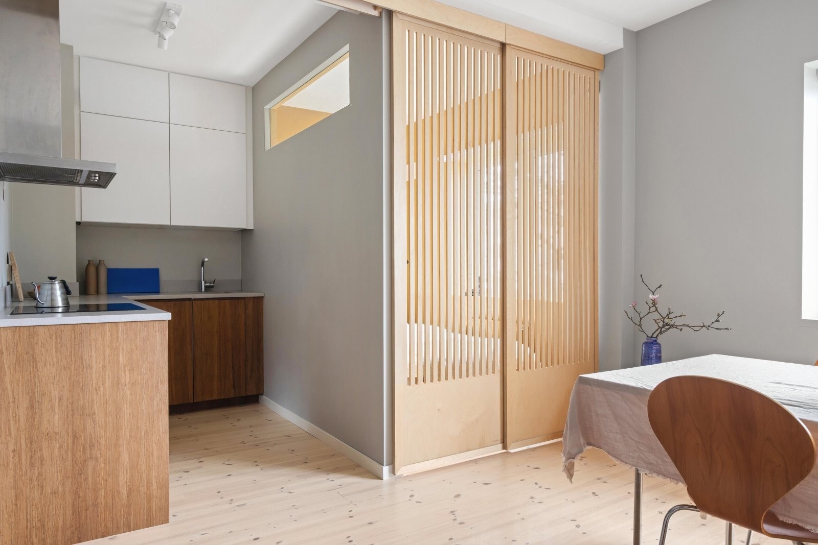 Det ble også etablert en sovealkove med vindu i 2020 Galleribilde