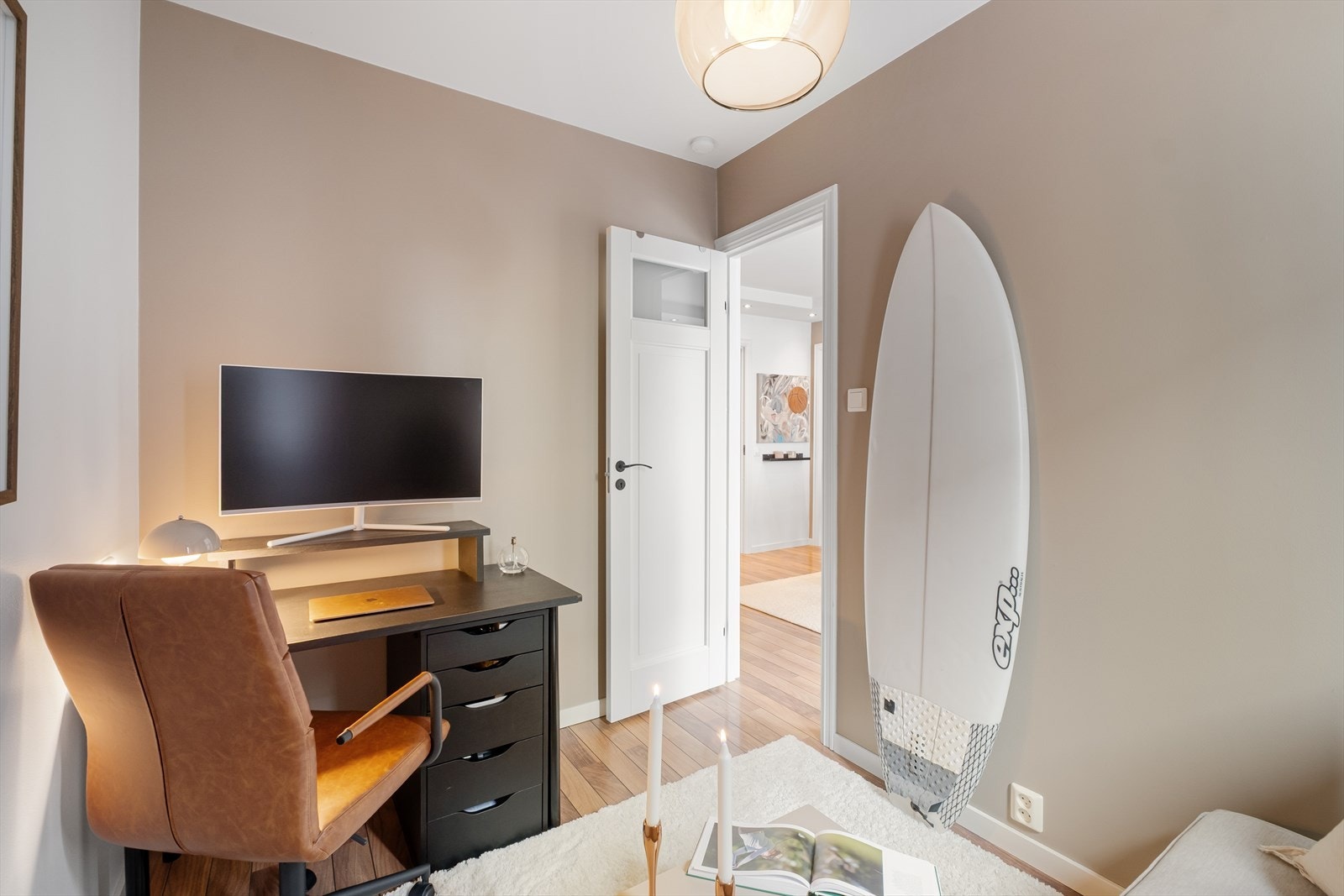 Rommet kan også benyttes som et praktisk kontor Galleribilde