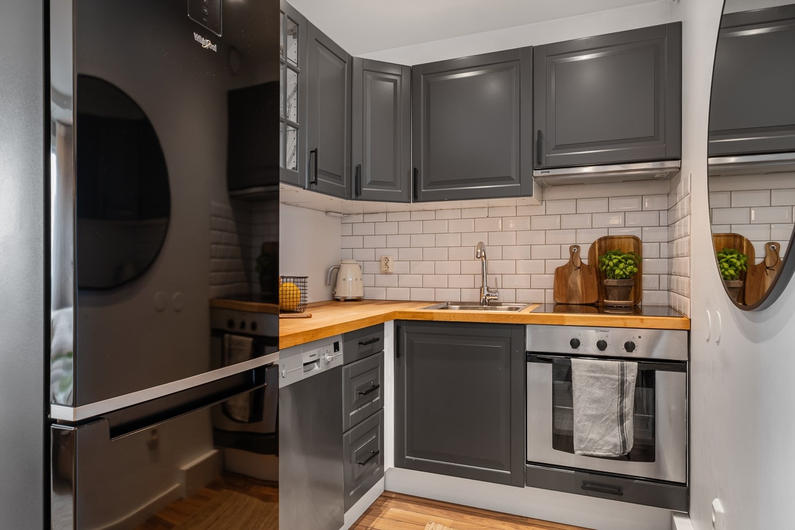 Kjøkkenet har også plass til oppvaskmaskin Galleribilde