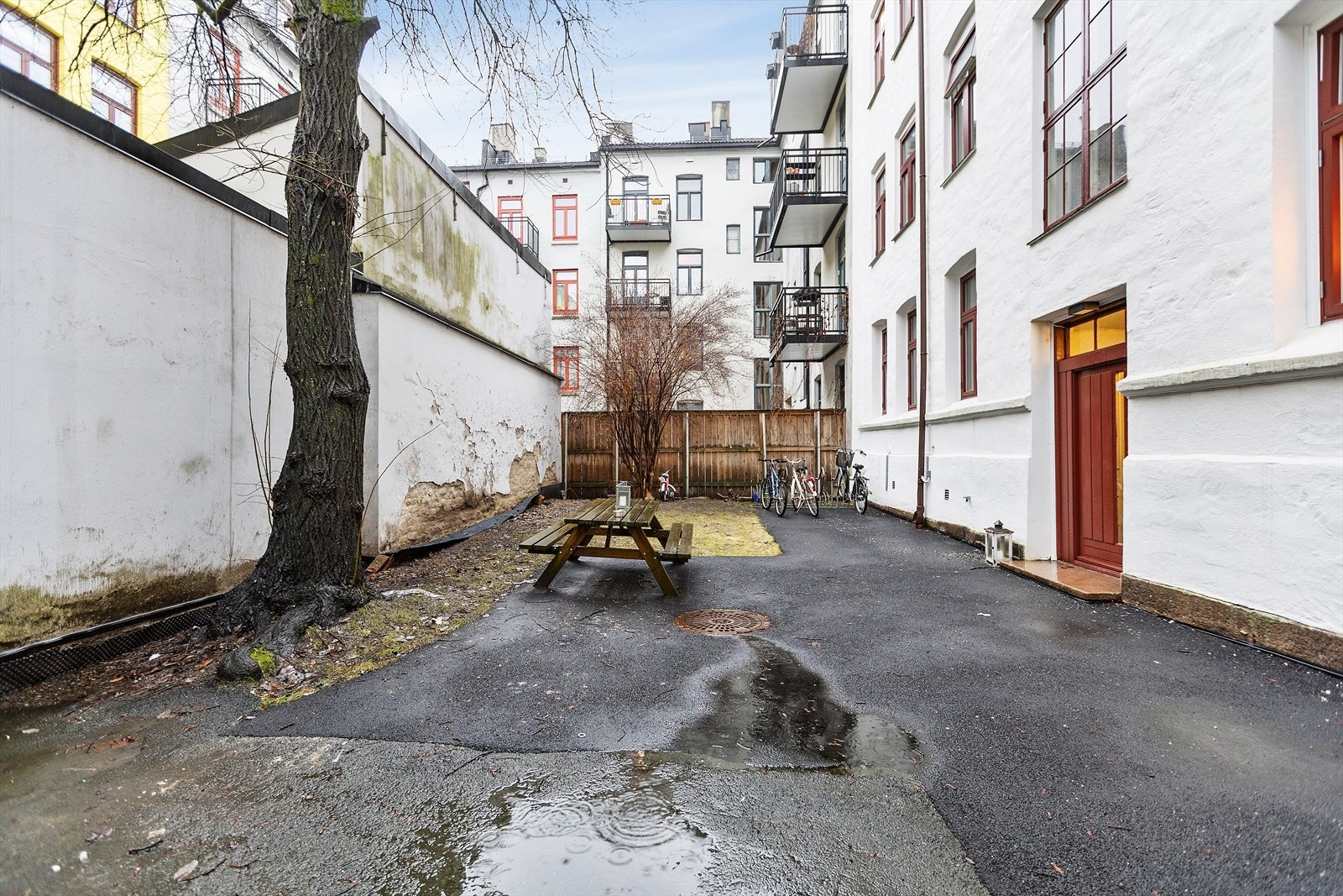 Leiligheten ligger sentralt men likevel tilbaketrukket Galleribilde