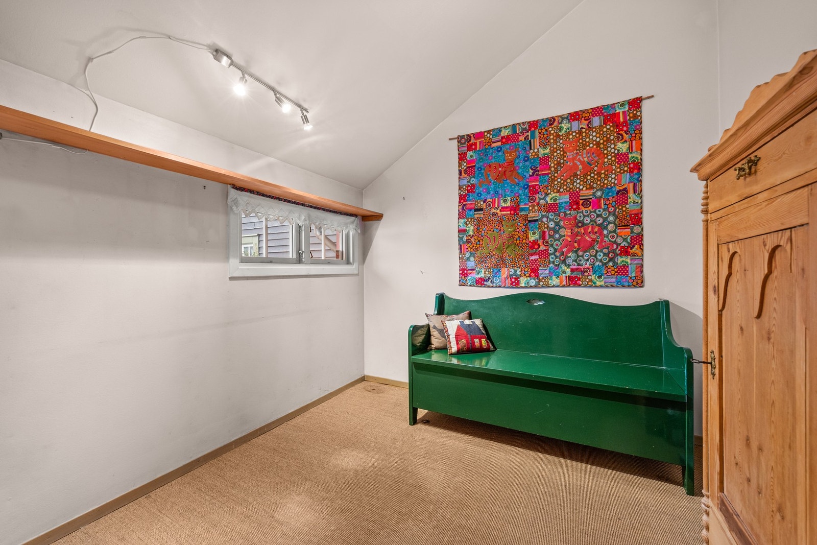 Innredet rom i 1. etg. byggemeldt som bod/ hobbyrom Galleribilde