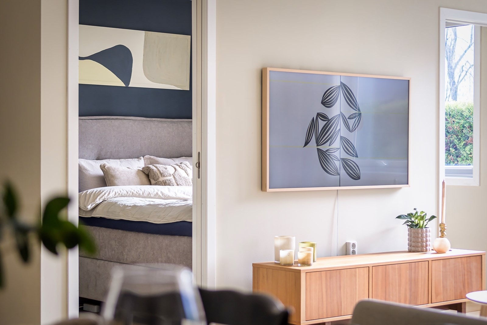 Lave felleskostnader på kr. 3 782,- som inkluderer varmtvann, parkering og a-konto for ladeboks. Galleribilde