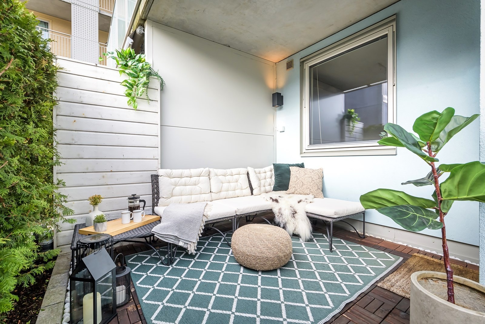 En moderne leilighet fra 2014 med tilhørende parkeringsplass. Galleribilde