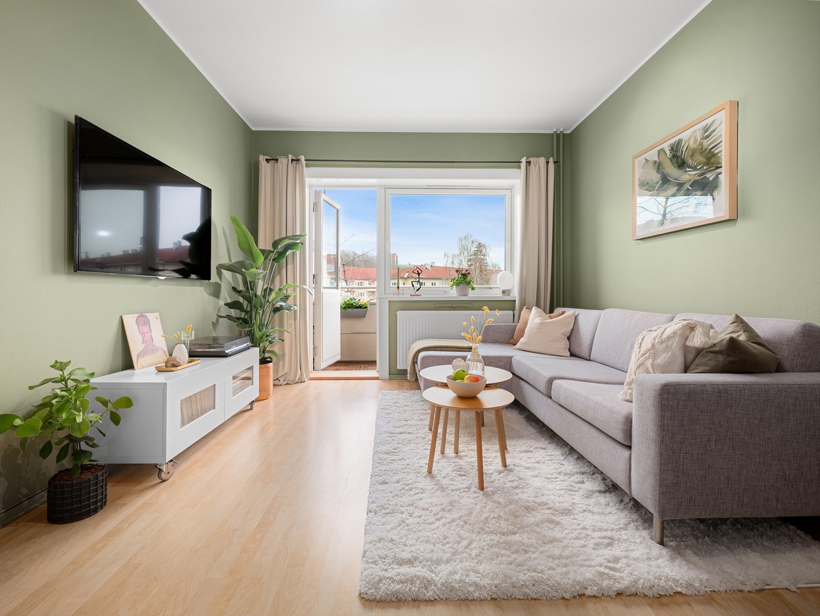 - Blant annet varmtvann, fyring, TV / Internett fra Telia, nedbetaling av gjeld og drift er inkludert i felleskostnadene - Galleribilde