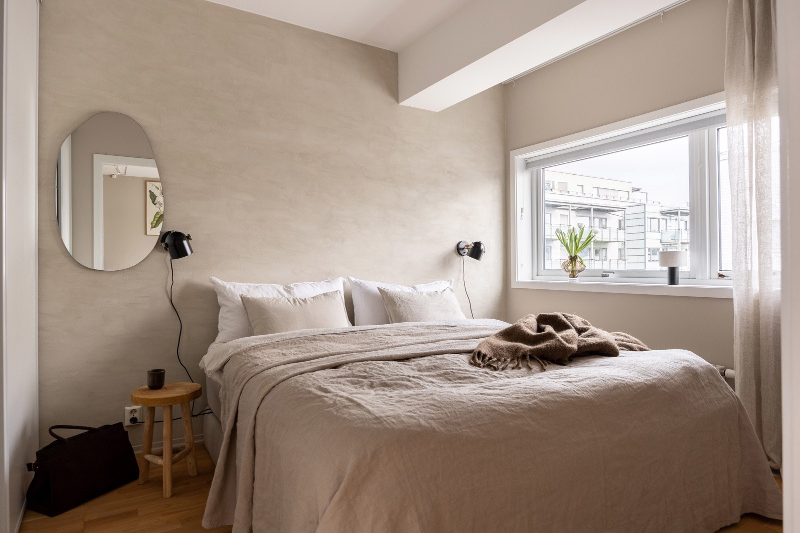 Montert lystette plissegardiner på soverommet i 2024. Galleribilde