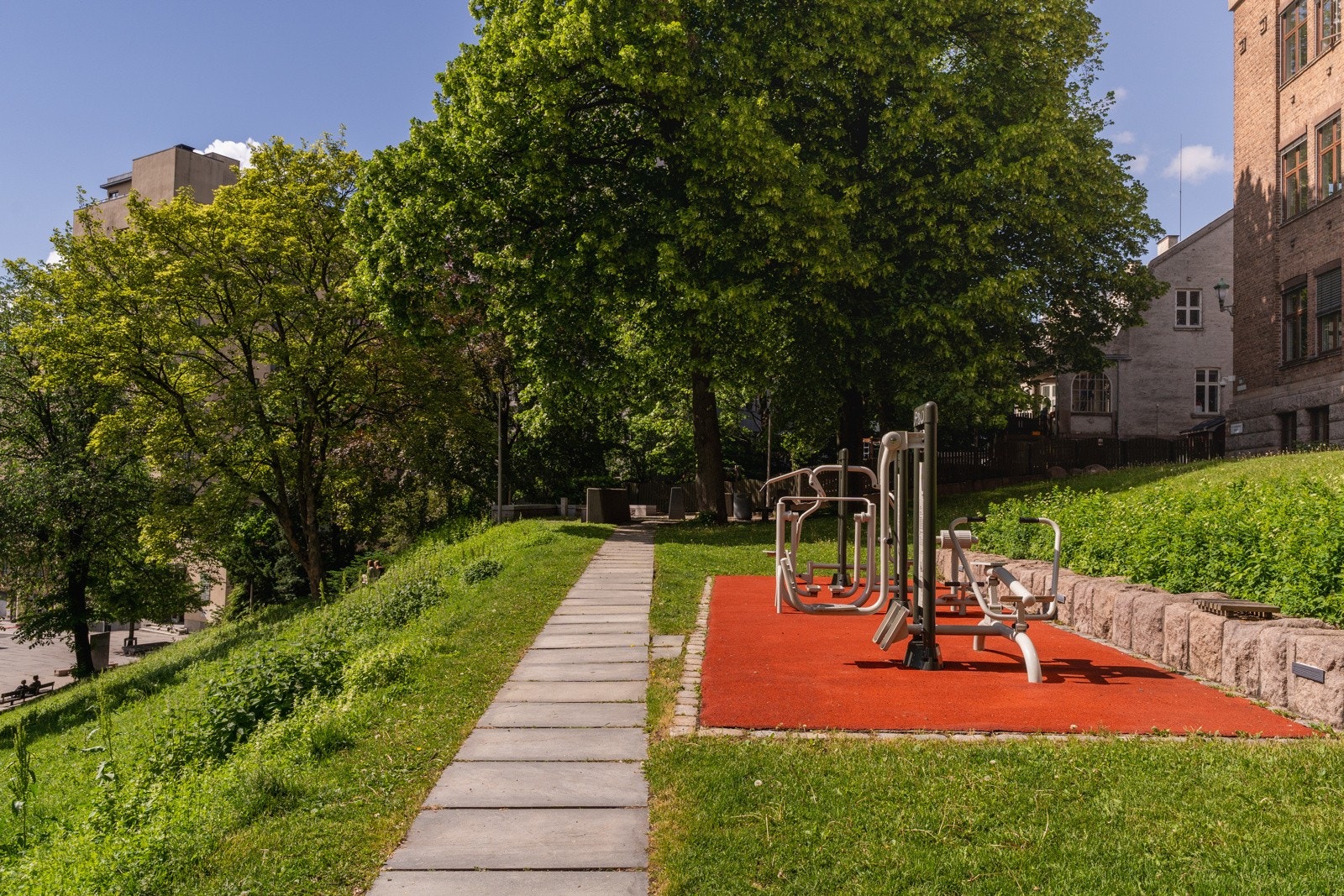 Utendørs tuftepark like ved. Galleribilde