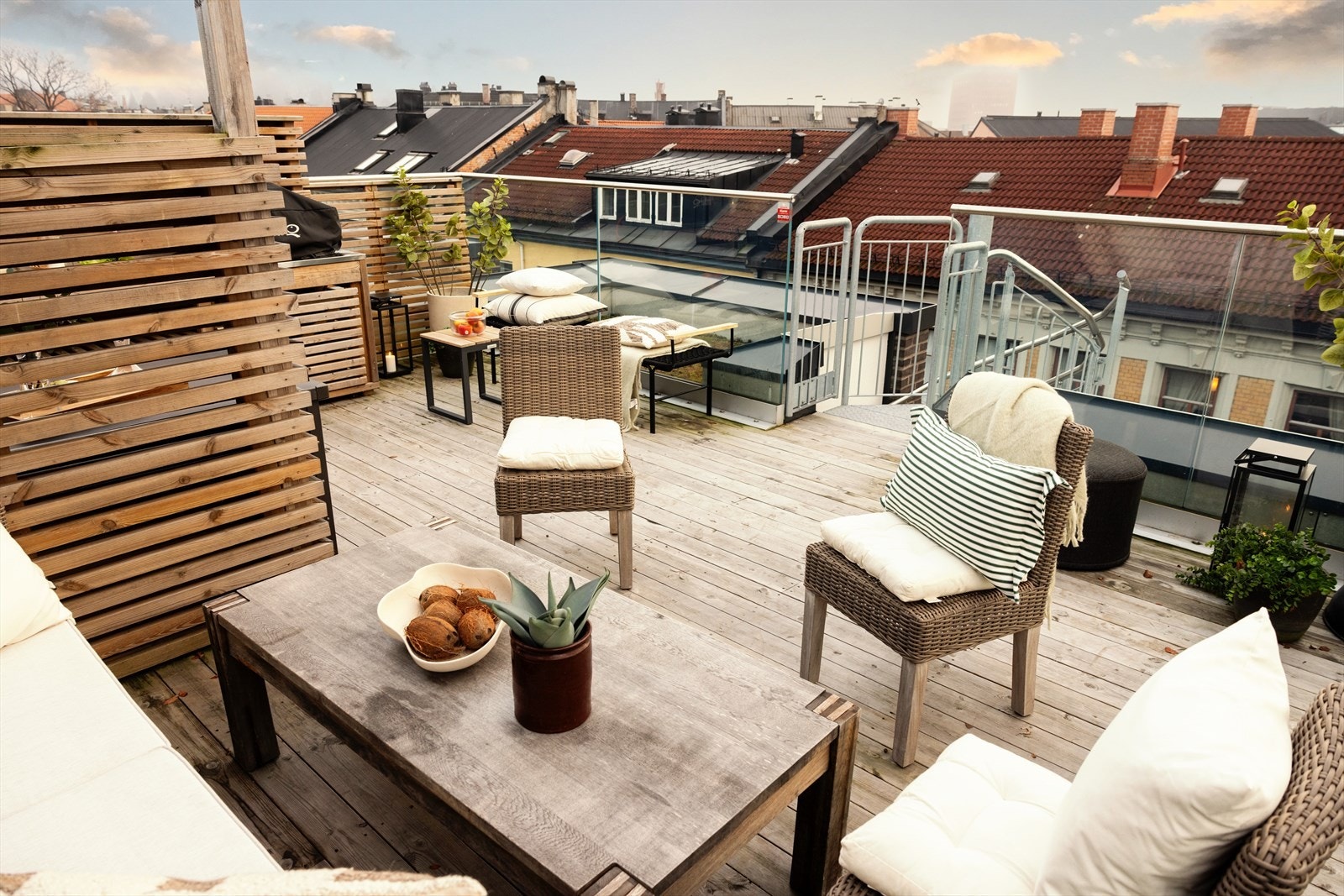 - Det er mulighet for både varmt- og kaldtvann på takterrassen, som gir mulighet for eventuell utedusj - Galleribilde