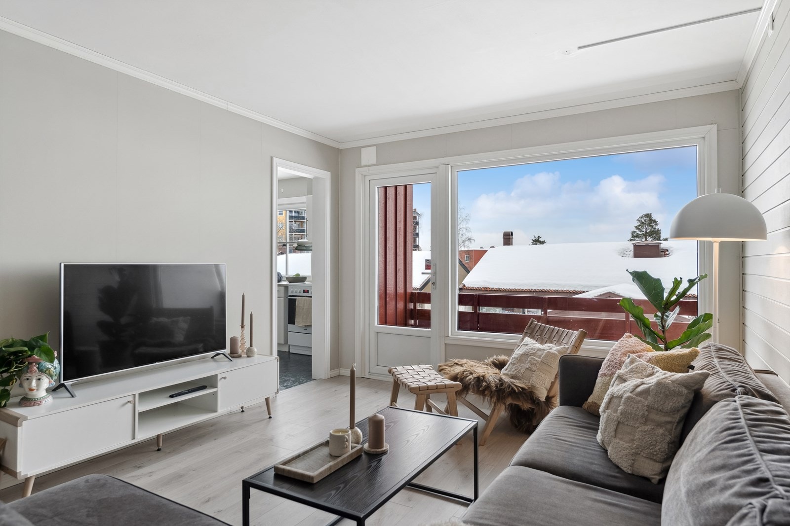 Velkommen til Vestliveien 4C. En lys og arealeffektiv 3 roms leilighet med en fin standard. Galleribilde