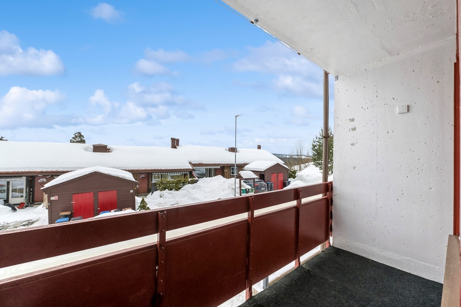 Balkong på 4 kvm med morgen og formiddagssol. Galleribilde