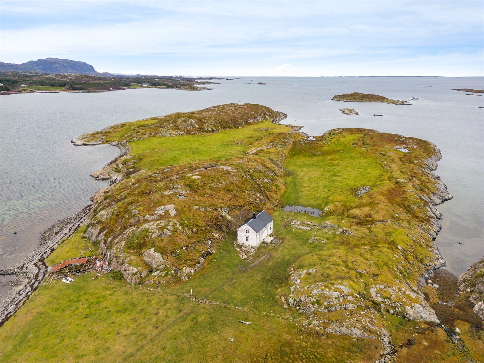 Det er sjelden å finne slike eiendommer til salgs, med en liknende uforstyrret beliggenhet. Galleribilde