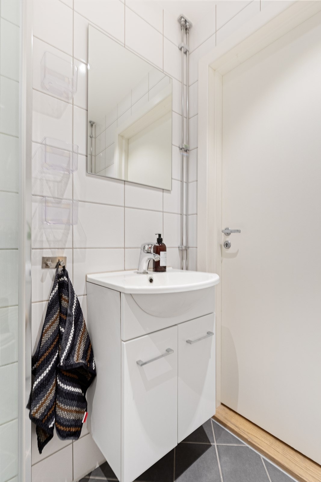 Dette er den perfekte plassen å starte dagen, med lys og en innbydende stemning som setter tonen for morgenrutinen. Galleribilde