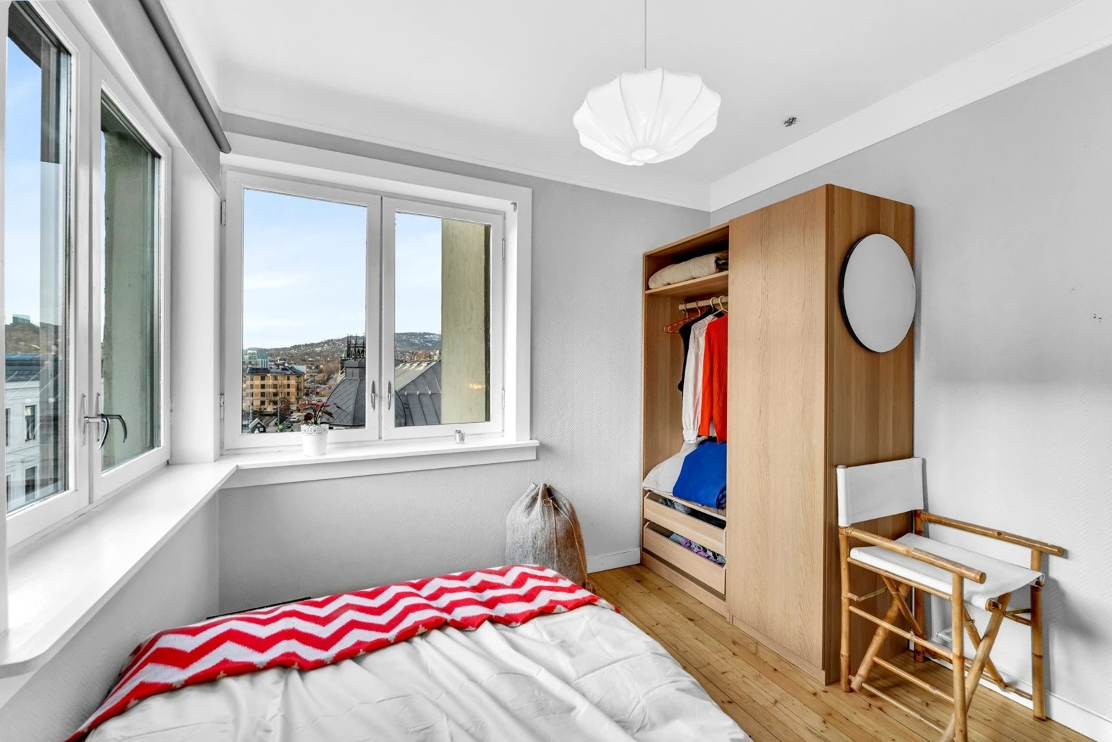 Selgers eget bilde. Galleribilde